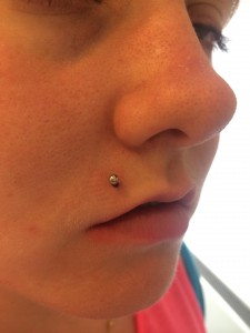 Inkslingerz_Lip_Piercing